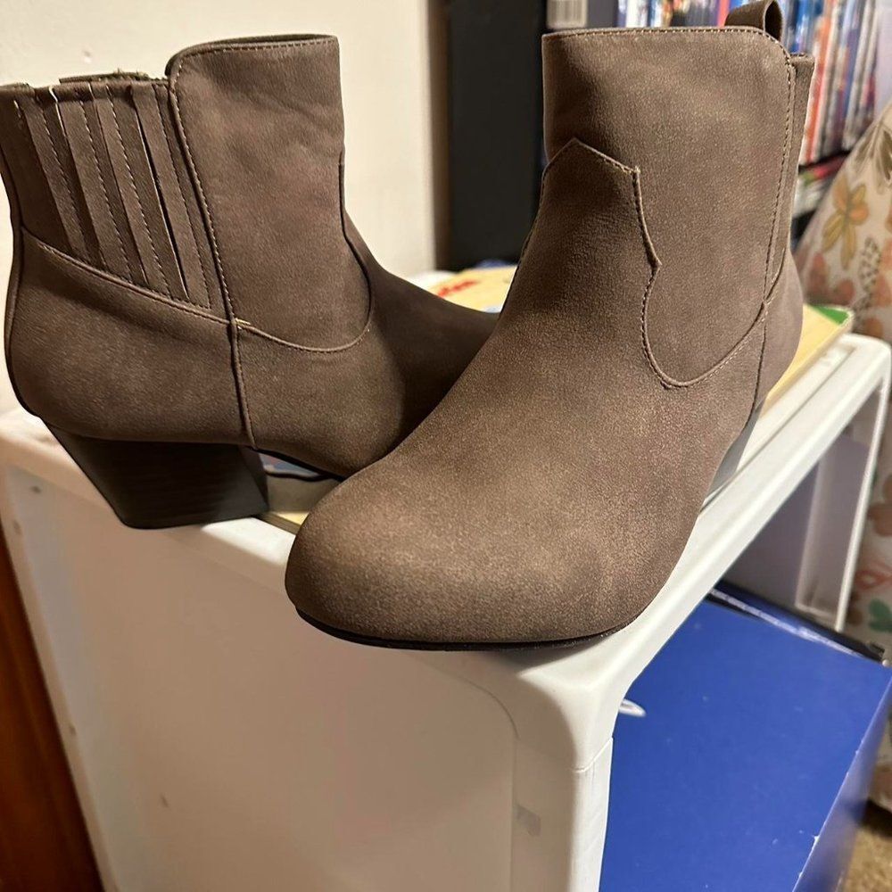 Torrid Dark Taupe Faux Leather Western Bootie Wide Width (WW) Size 6.5 NWT